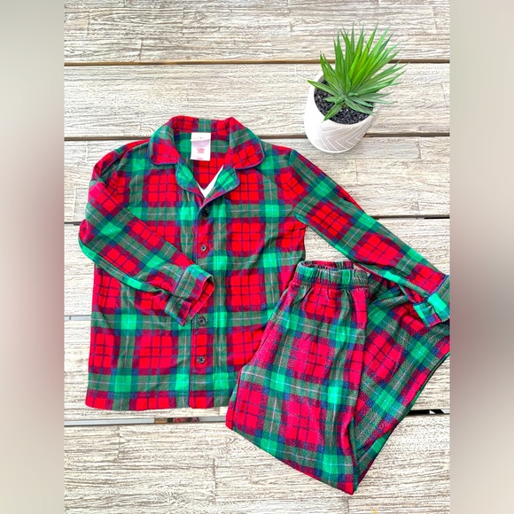 Wondershop Boys PJ Sets, Red and Green, sizes 6 and 8 - Picture 1 of 5